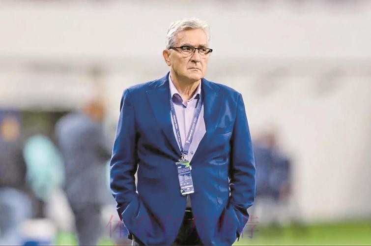 伊万科维奇出席媒体见面会:自豪成为中国队主教练 伊万科维奇出席媒体见面会:自豪成为中国队主教练